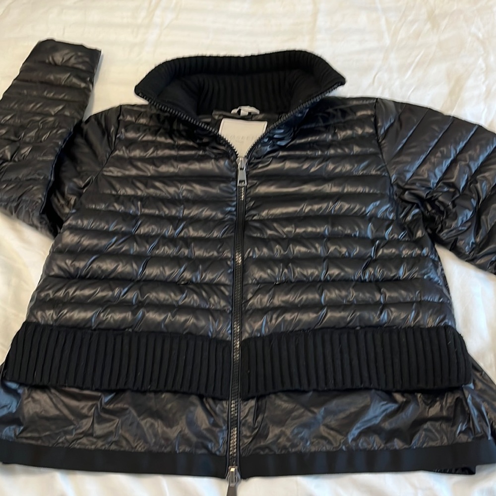 Sosken “Bev” Lightweight puffer jacket in black  size M/L